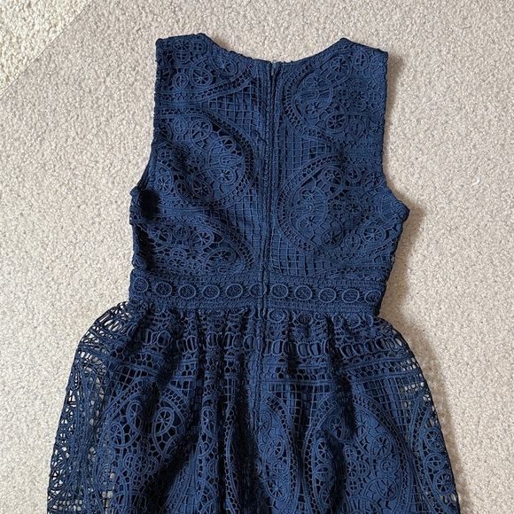 Chic Navy Lace Midi Dress - Picture 5 of 5